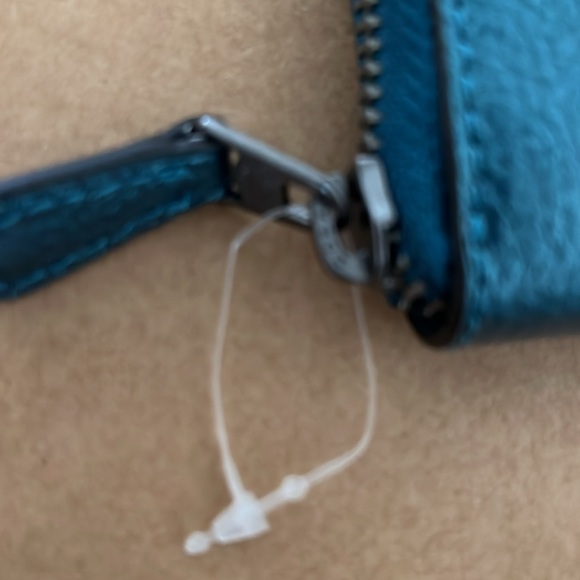 New Coach Deep Blue Green Pebbled Leather Medium Zip Around Accordion Wallet - Picture 5 of 10